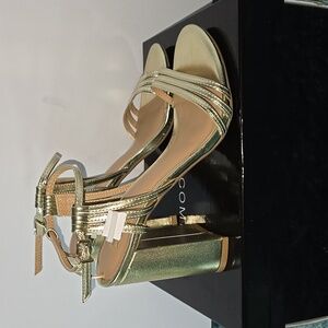 (New) New York & Company Queen Heel Metallic Gold Strappy Heels Size 6
